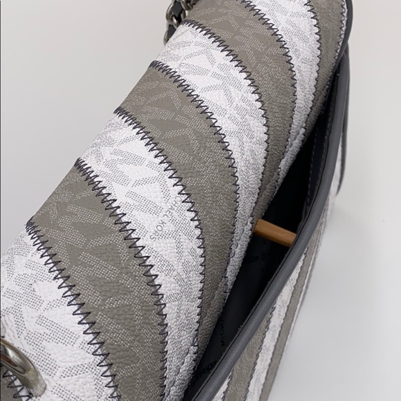 MICHAEL KORS ROSE MEDIUM FLAP SHOULDER PEARL GRAY - Picture 7 of 16